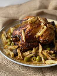 Poulet fermier mariné ,olives et frites maison