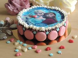 Gâteau d’anniversaire Kinder délice thème Reine des neiges